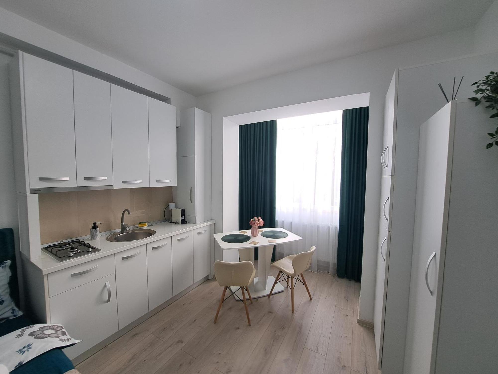 Gda Studio Onesti Buitenkant foto