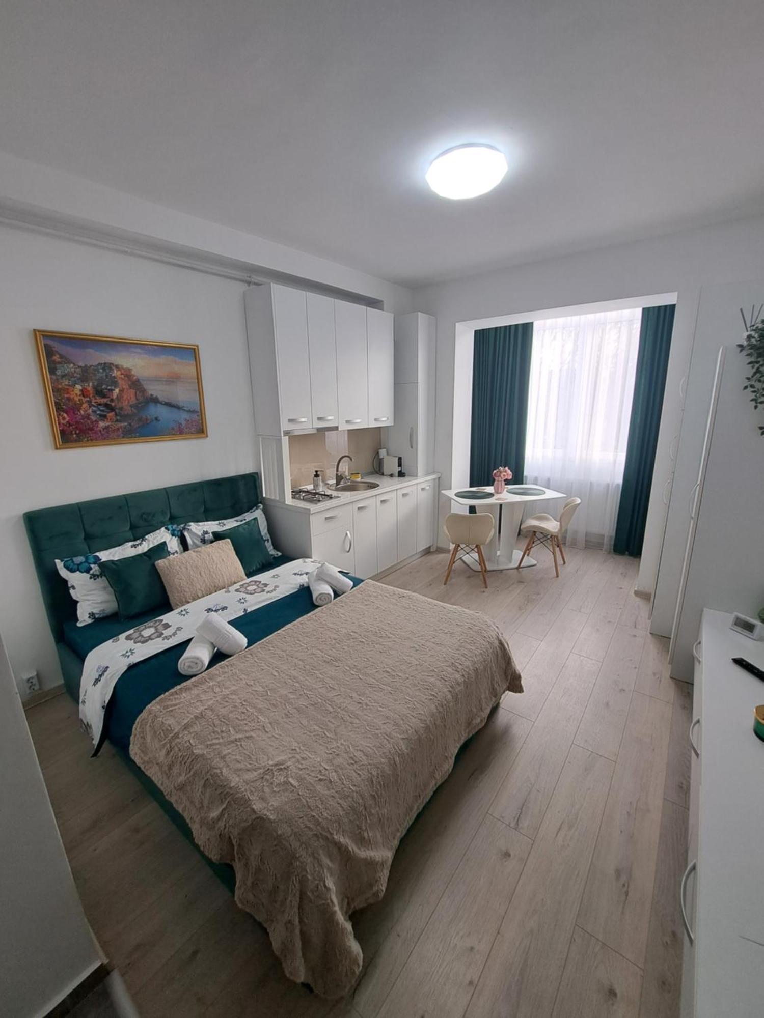 Gda Studio Onesti Buitenkant foto