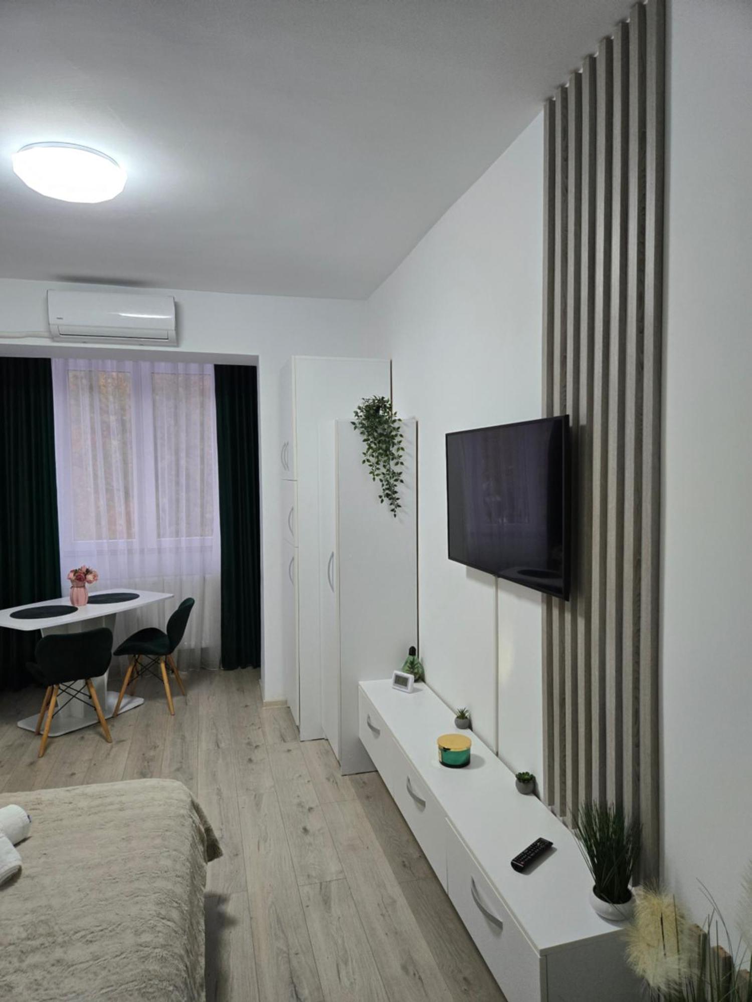 Gda Studio Onesti Buitenkant foto
